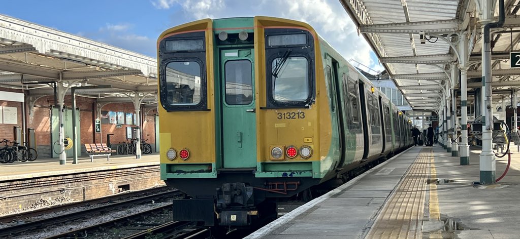 PlatformEdge1's tweet image. Bognor Regis ✅

After running from 313204, I managed to get 313213 down to Bognor Regis #Class313