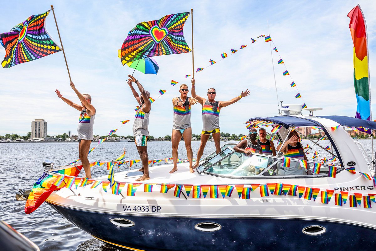 HRPrideVA's tweet photo. 🚨Calling all Boaters! 🛥️

Secure your spot to participate in the only Pride Boat Parade in the country! To sign up, click the link in our bio or visit https://t.co/fCkjEGVIzJ 

#757pride #hrpride #PrideFestVA #breakfree23 #PrideBoatParade #PrideParade #Yacht #Waterfront https://t.co/66NxG6DleJ
