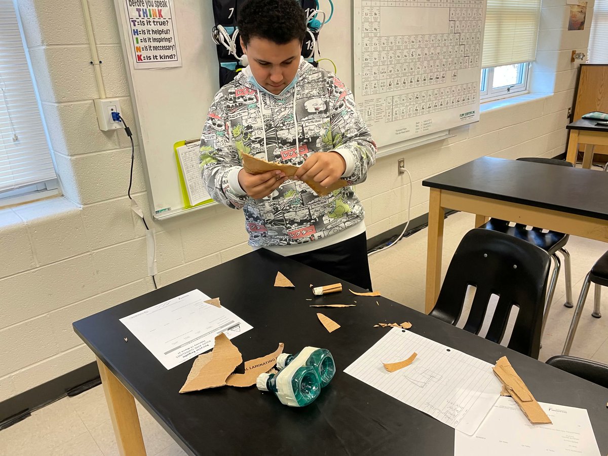 Freedom_MS_SCPS's tweet image. STEM class participated in the recycling regatta competition!