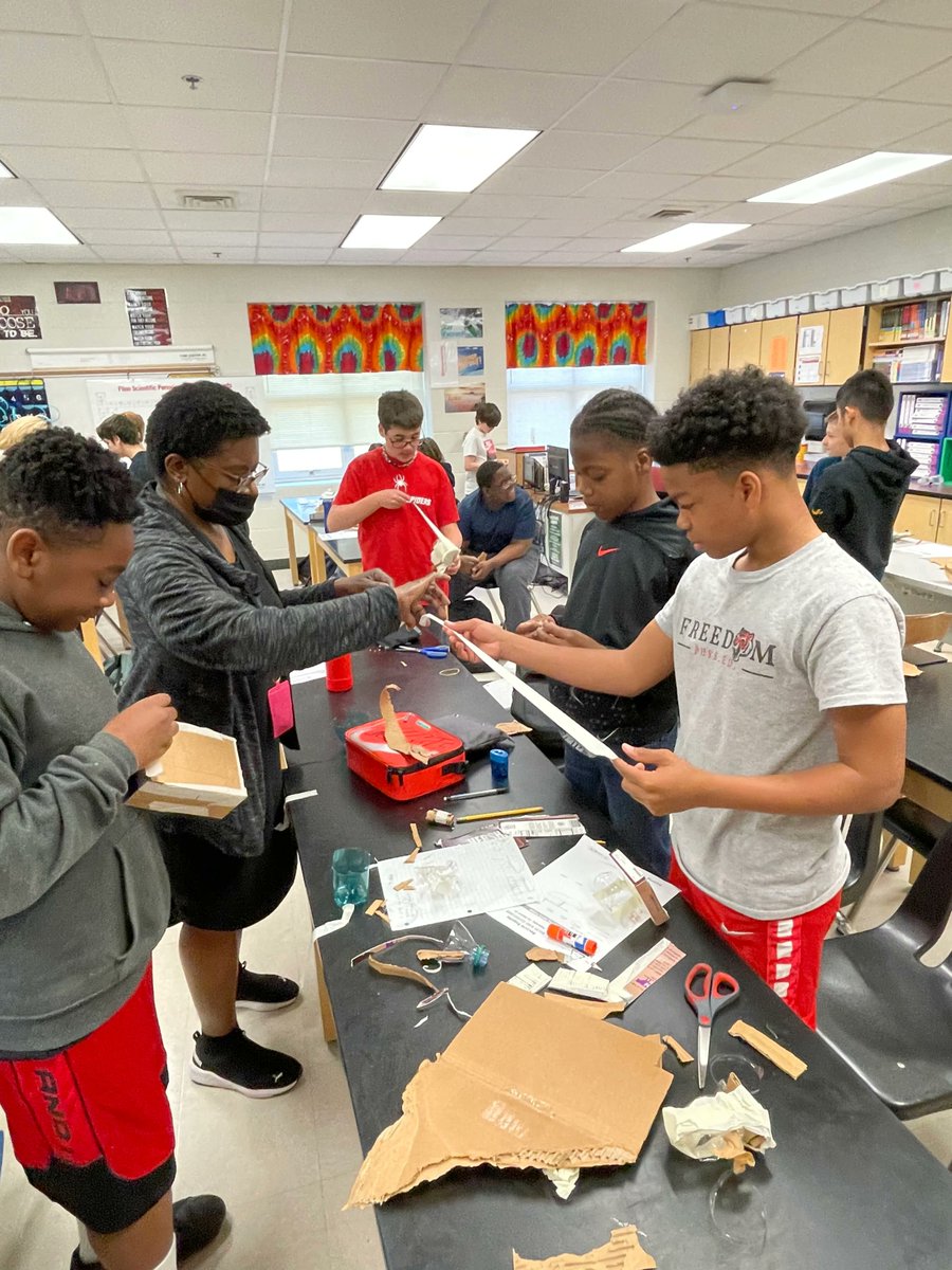 Freedom_MS_SCPS's tweet image. STEM class participated in the recycling regatta competition!