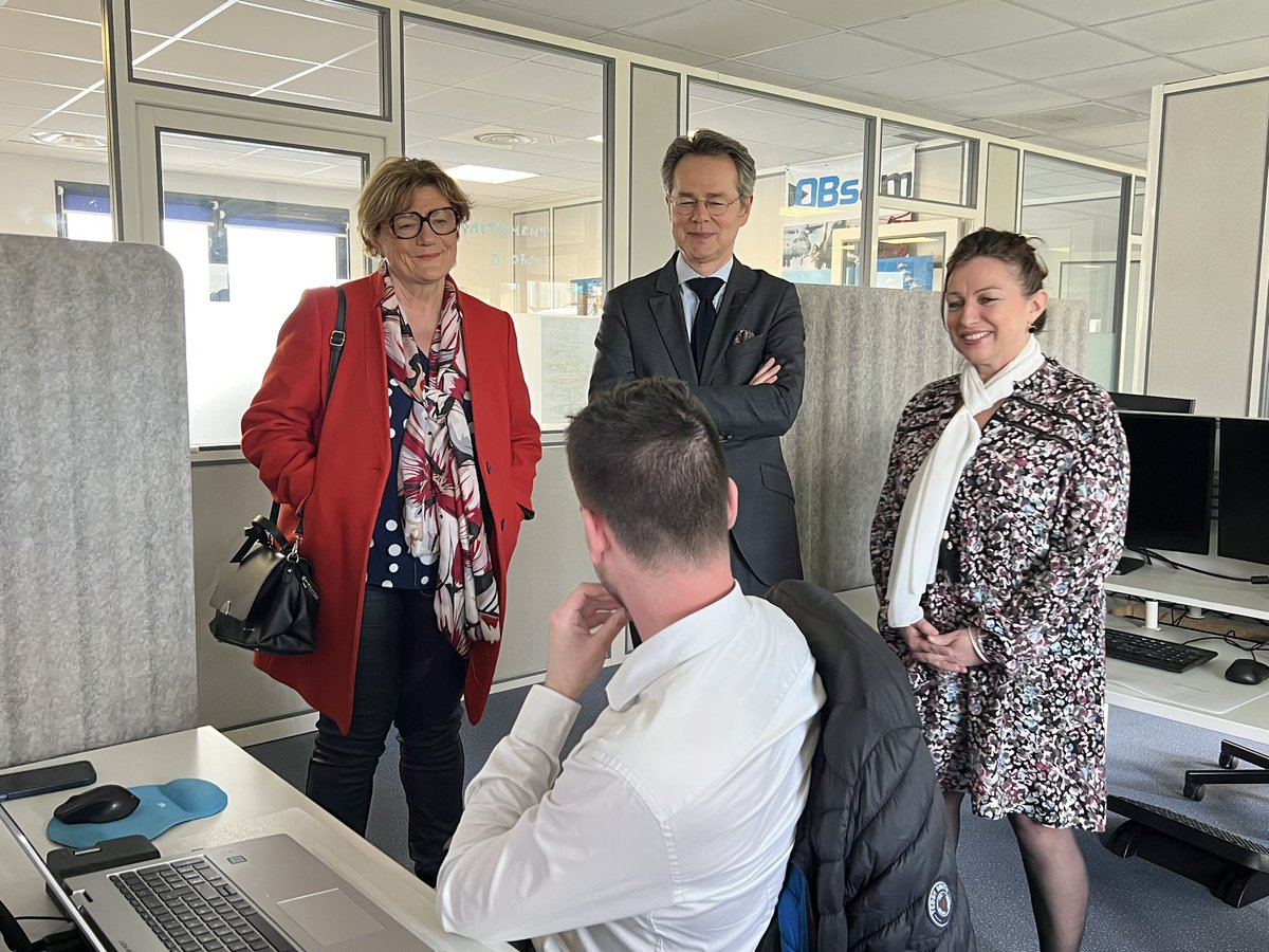 Chantal_Bouloux's tweet photo. #Circo | Visite avec M. le @Prefet22, M. le Sous-prefet et Mme la Maire de Taden de l’entreprise #ObSam
Fondée par Nathalie Vandamme, ObSam est spécialisée dans la gestion de l’obsolescence industrielle notamment dans les domaines de La Défense, aéronautique, pharmaceutique… https://t.co/TirDhewDHv