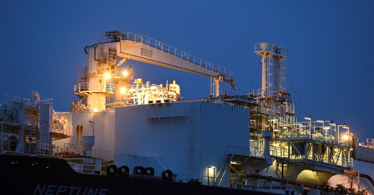 Analysis: Europe facing costly winter without enough long-term LNG deals reut.rs/3KFw3Ti