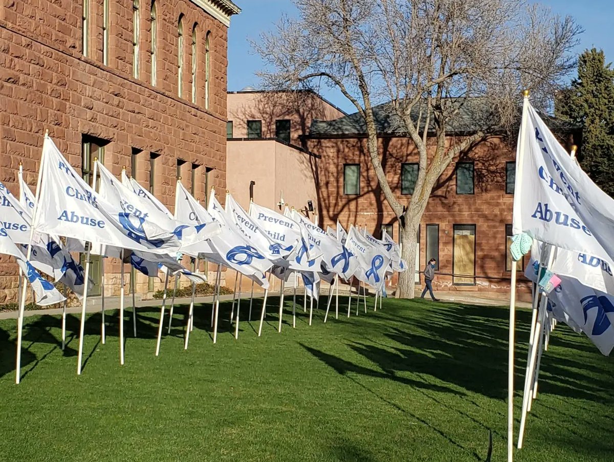 ReginaCSalas's tweet photo. Last year, 128 children died from abuse or neglect in Arizona - astonishing increase from 95 in the previous year!

Each flag in The Field of Hope remembers a child. Dedication  ceremony tomorrow April 7 5:15 pm 
#FieldofHope #EndChildAbuse
#UnityforService #FlagstaffExchangeClub https://t.co/q3qFWut4ao