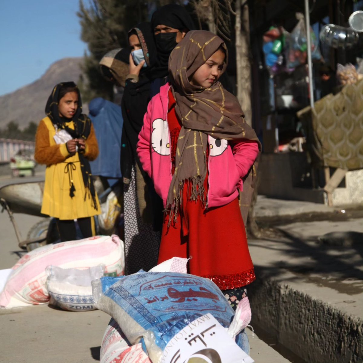 bayatfoundation's tweet photo. Winter Aid 2022-2023 - Bayat Foundation had continued its Winter Aid food package distributions in the 7th District of Kabul. https://t.co/CIUETI7J1d