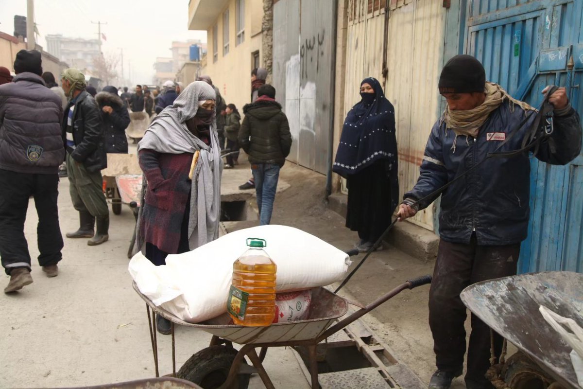 bayatfoundation's tweet photo. Winter Aid 2022-2023 - Bayat Foundation had continued its Winter Aid food package distributions in the 6th District of Kabul. https://t.co/qUc6blqhsy