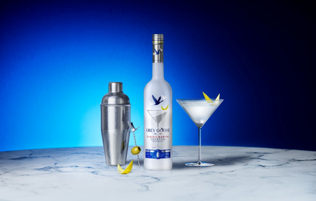 BevDynamics's tweet image. Grey Goose has launched a bottled RTD martini cocktail
#greygoose #vodka #martini #vodkamartini #rtd 
bit.ly/43atY9n