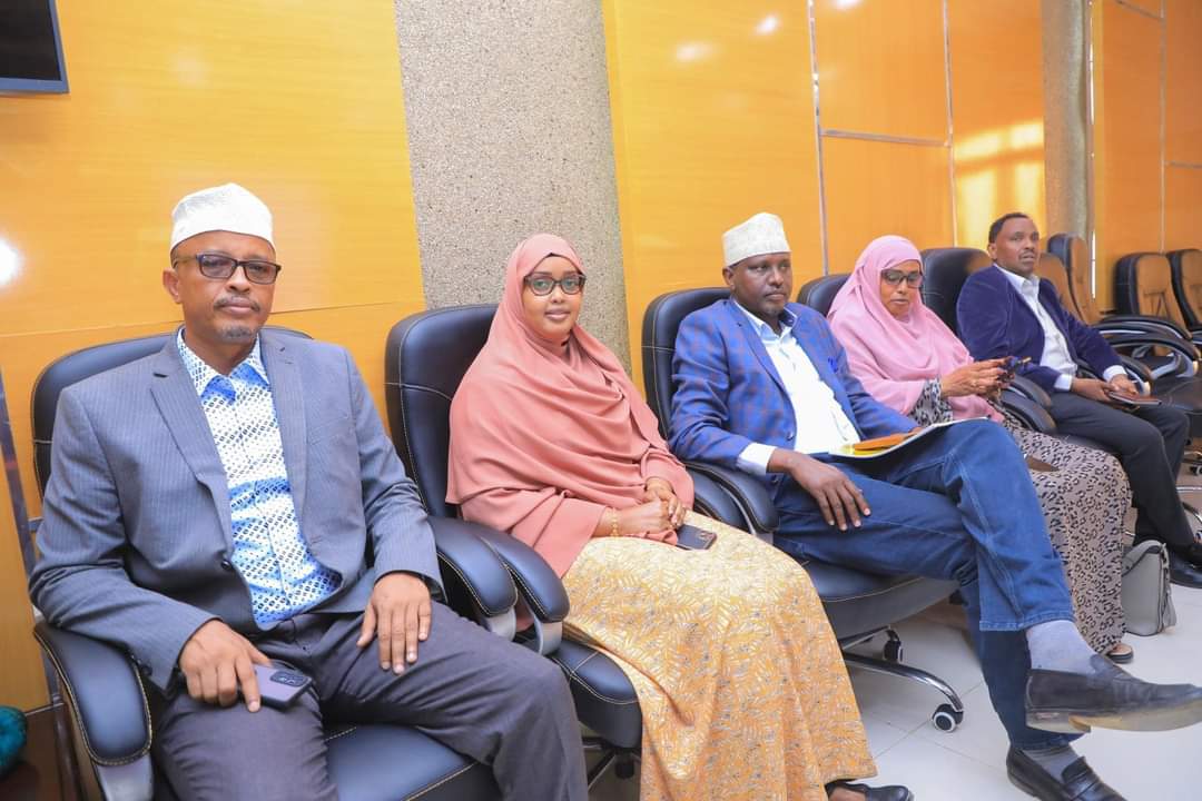 SaidFaarax's tweet photo. 2/3 si gaaar ah xaalada Laascaanood iyo garab istaaga Shacabka kasoo barakacay Xasuuqa Soomaaliland ka wado Gobolka Sool, dhacdooyinkii &amp; waxqabadka todobaadka, dar-dargalinta arrimaha doorashooyinka, Soo bandhigidda qorsha sanadeedka Xukuumada 2023, tayaynta ciidanka Asluubta, https://t.co/Q96SOpn1hq