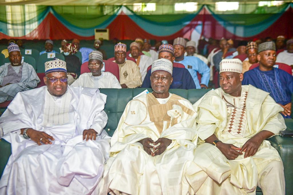 HonBago's tweet photo. Inauguration of Transition and Inauguration Committee to work out details of reports and programmes for the handing and taking over of the affairs of Niger state in a coherent, co-ordinated and successful approach.

... Towards a sustainable Niger state for all. https://t.co/Aj62kxDBp0