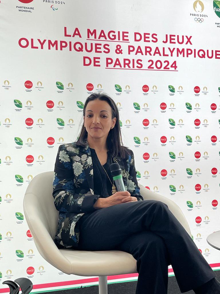 SarahOurahmoune's tweet photo. [ SPEAKER ] « Tordre le coup aux préjugés sexistes dans le sport! »🏴‍☠️
C’est le thème de mon intervention chez  @cocacolafr ce midi pour leur session inspiration.
Une intervention en duo avec Quentin Rakotomalala, nageur artiste… le tout animé par le grand maestro @RichDac https://t.co/ATacCDNZs7