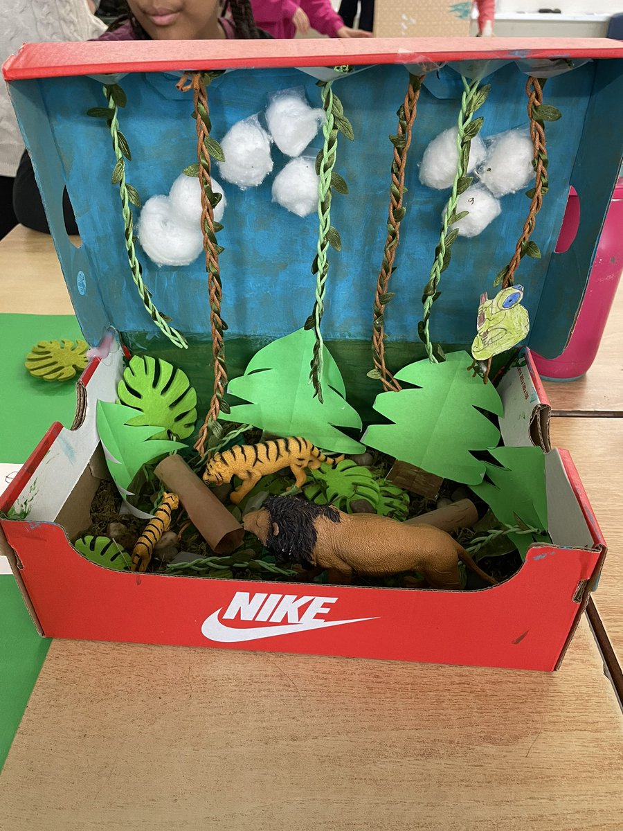 nlclayto's tweet photo. Grade 4s did a phenomenal job on their science projects! https://t.co/tYGmjQtOJt