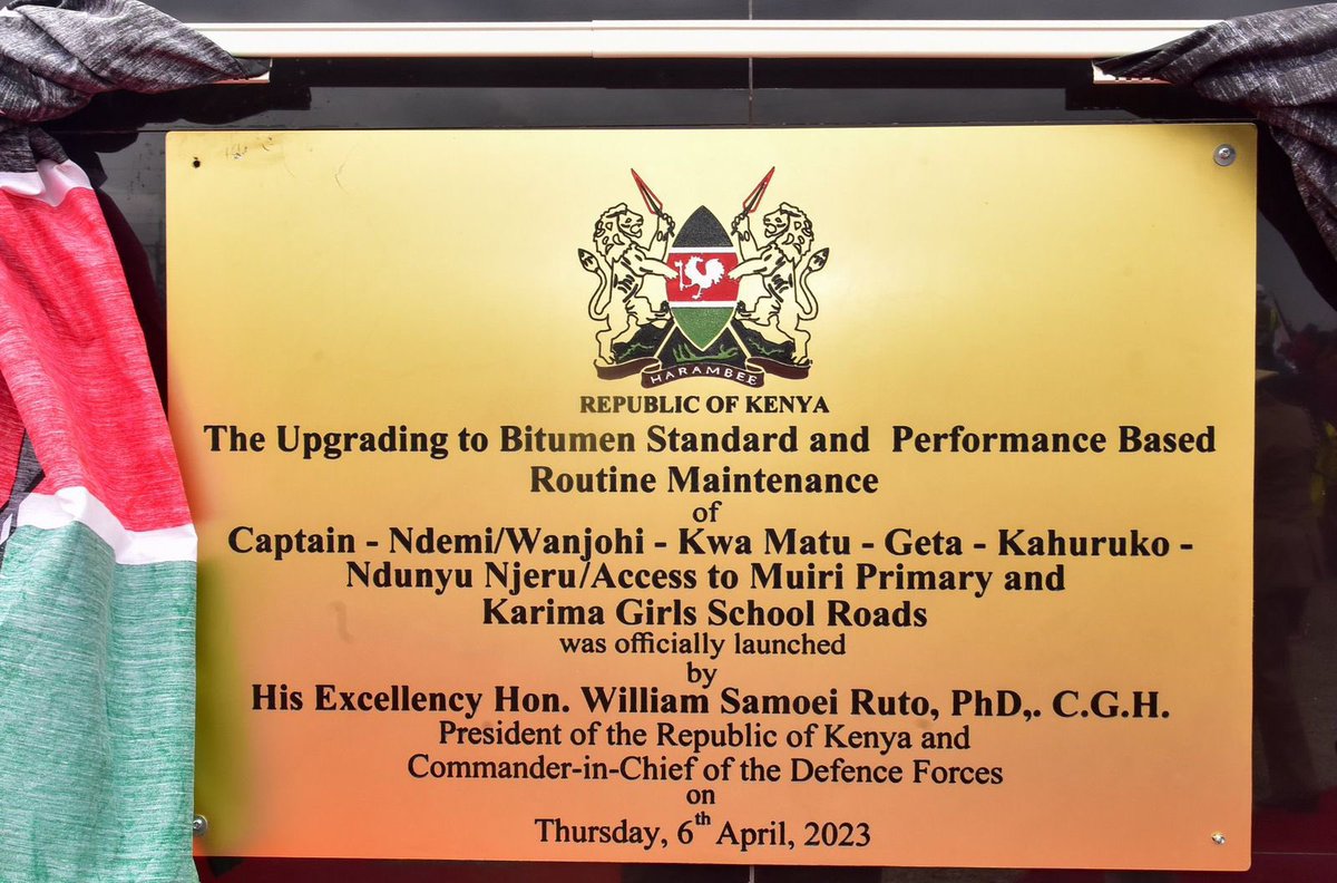 MugambiNandi's tweet image. Spot the difference.