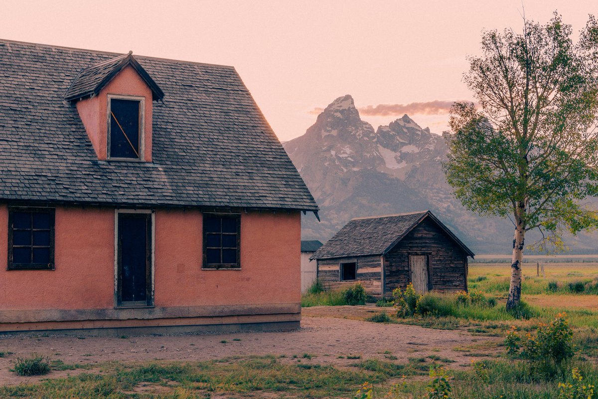 _burnsun_'s tweet photo. Sunset in the Tetons https://t.co/pQ6kPSuD2C