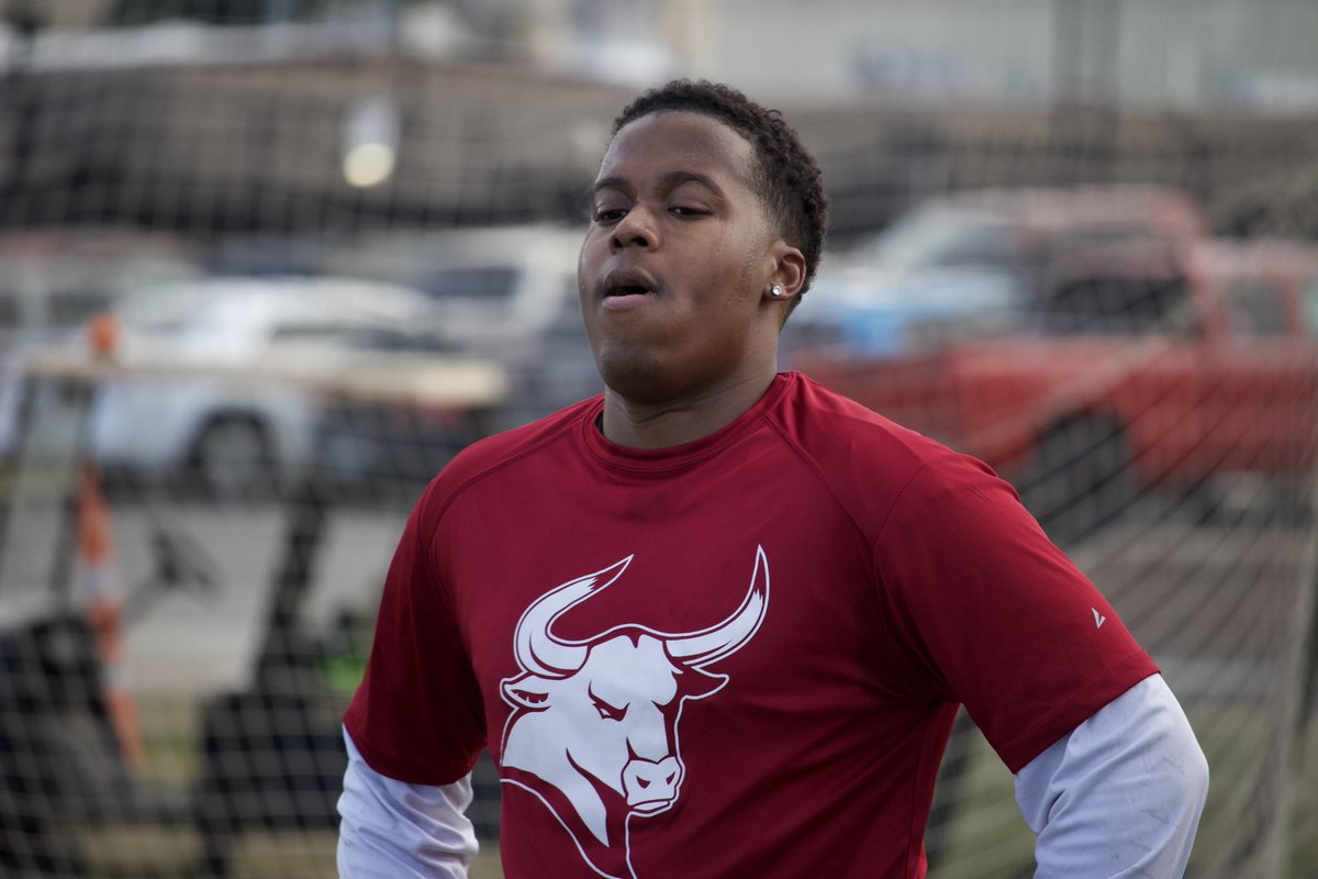 CMUMavsFootball's tweet photo. Mess with the Mavs get the the horns 🐃‼️🏈
#Mavs #Mavup https://t.co/9nT7W6S5cp