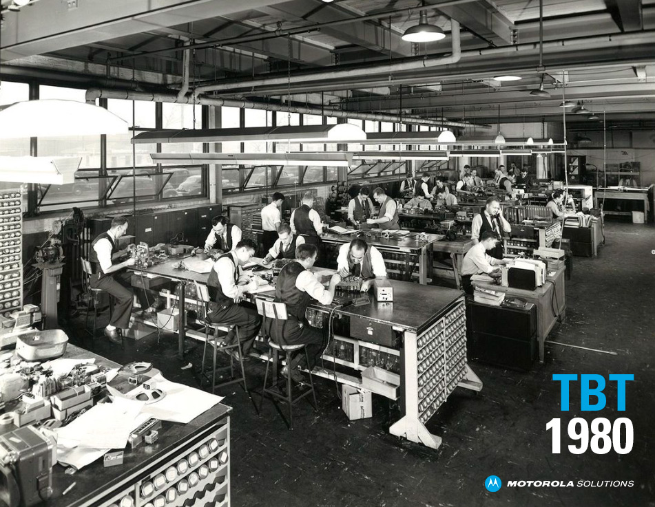 Você sabia?  Durante os anos 80, a MotorolaSolutions ofereceu treinamento para recrutar engenheiros de software durante a transição da faculdade para o local de trabalho como estagiários. #MotorolaSolutionsBrasil