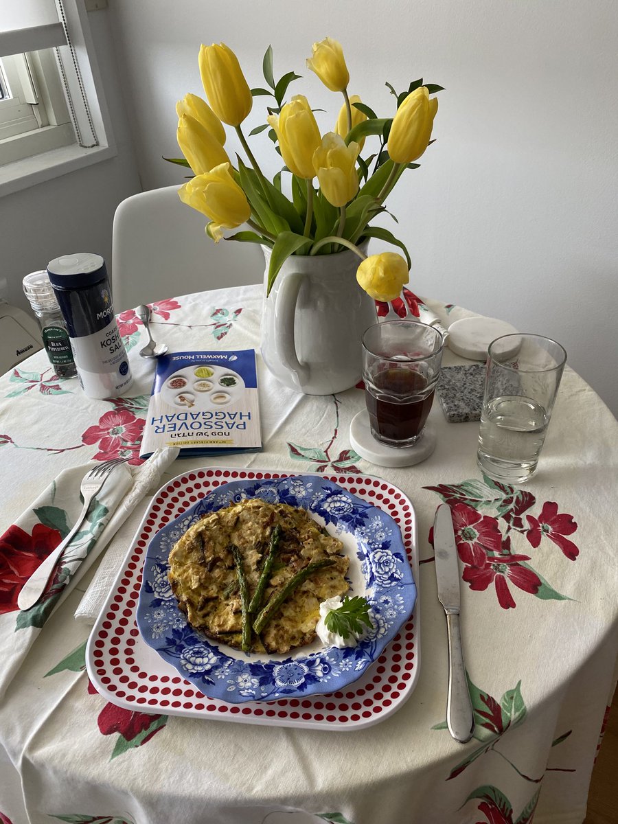 faithrc's tweet photo. First Brei of #Passover2023. #matzobrei #matzo https://t.co/e3Ugndm7OU