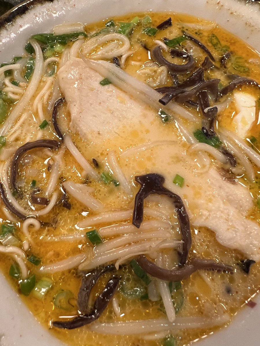Flumestradamus's tweet image. Spicy Chicken Taitan Ramen from Marufuku Ramen in SF. 🍜🔥 #hellagood #bombAF
