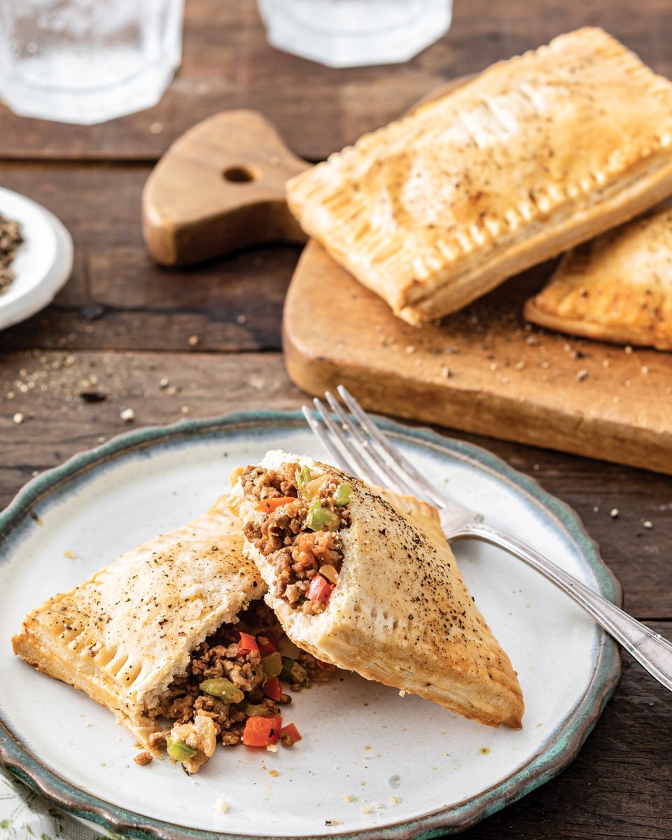 TasteMag's tweet image. Natchitoches Hand Pies are Louisiana inspired and so good that you won't want to share! bit.ly/3VLLT2k

#natchitoches #handpies #meatpie #pie #Louisiana #comfortfood #easyrecipe #tasteofthesouth