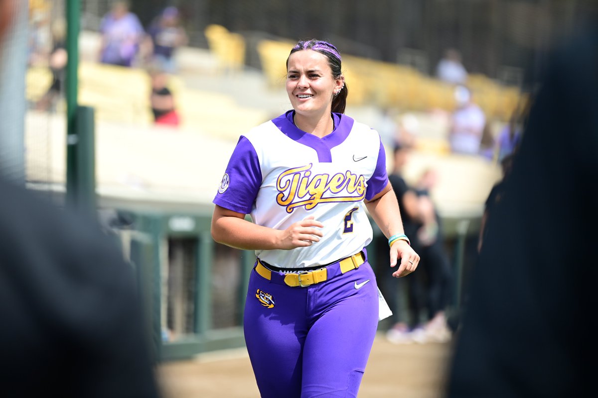 LSUsoftball tweet picture