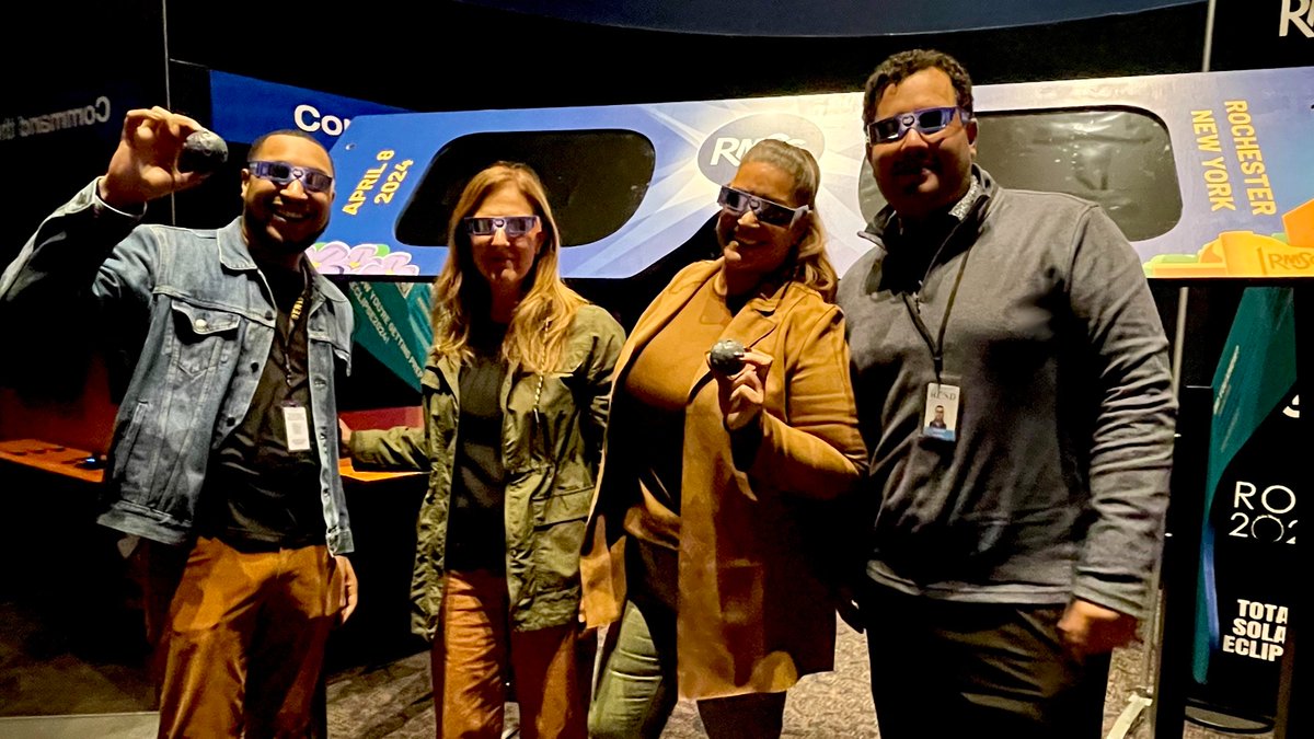 RCSDNYS's tweet image. It was an out-of-this-world experience beginning the (almost) one year countdown for the
@ROCSolarEclipse, April 2024! @drpeluso @LaChicaLopez #rocsolareclipse2024