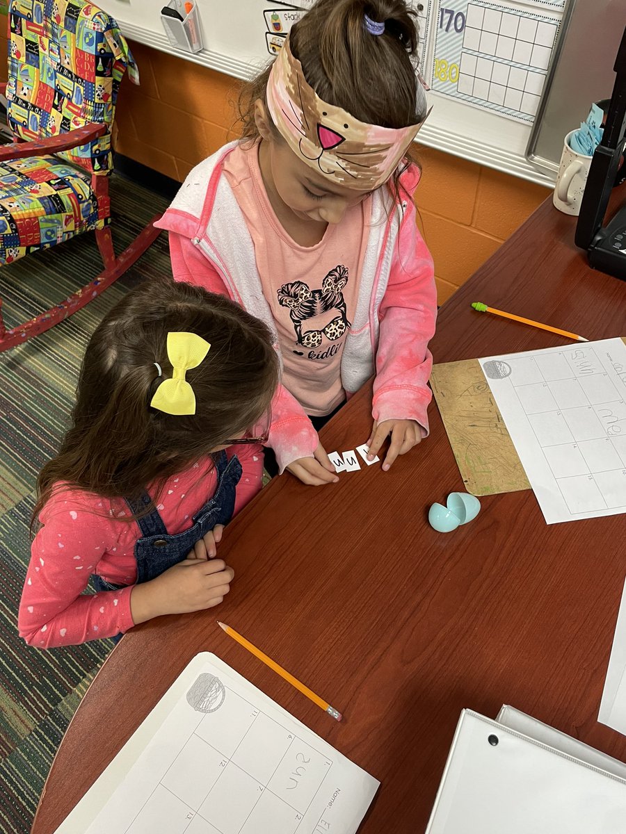 StacySpink's tweet photo. Hopping around, hunting for eggs, and building CVC words! #hoppyeaster #ccepds https://t.co/vmLT6qCfOn