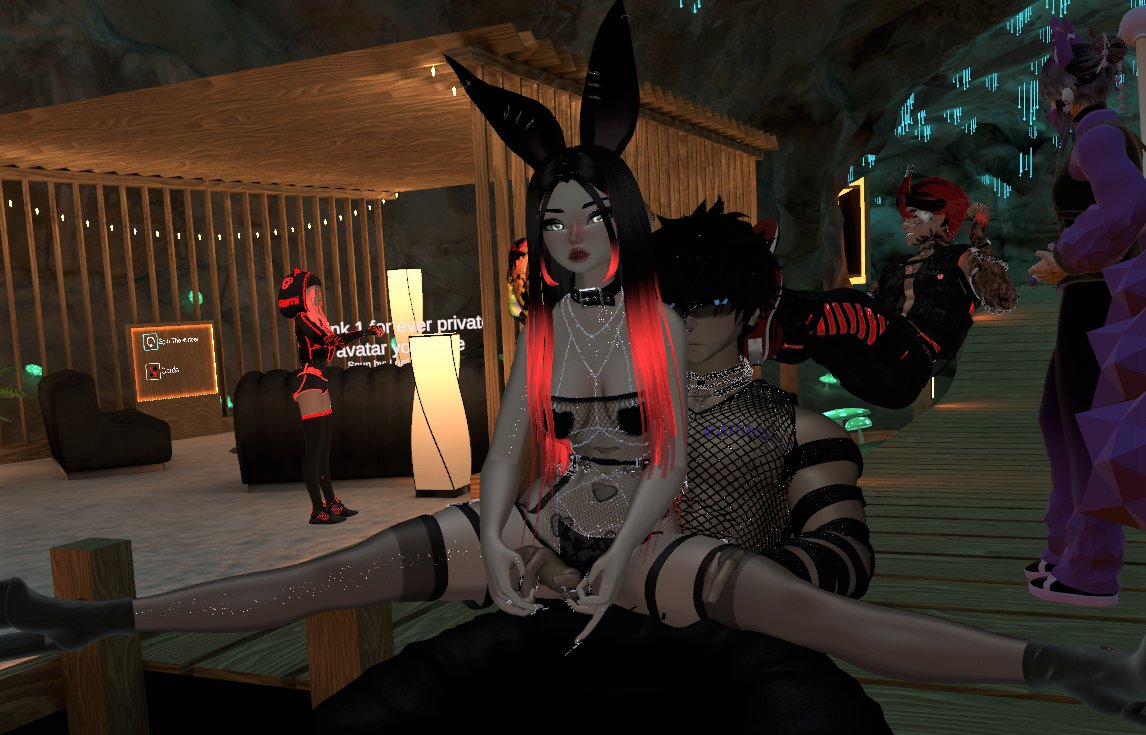 LipBiteVr's tweet photo. Our beautiful Dance Captain Vampybunny and her bf our new DJ Kompletely
To join #LipBite π go to https://t.co/weNH9wmlqR
#chilloutvrcommunity #vrchatcommunity #bodytap #vrchatdanceclub #vrchatdancer
#vrchat #vrfamily #vrchatphotos #lipbitecommunity #lipbitefamily #chilloutvr https://t.co/Uj8L1oVBga