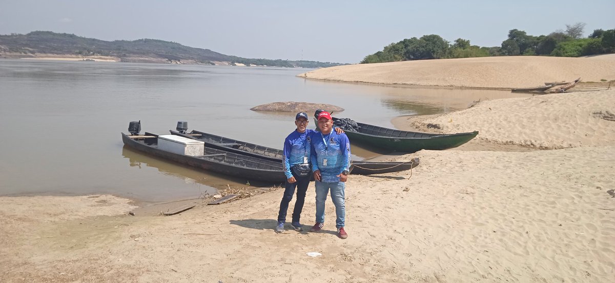 Richard6012's tweet photo. ...con mi compañero Efrain de la Capitanía de Puerto de Amazonas,  activos en el recorrido por la ribera urbana del Rio Orinoco. https://t.co/1dqmjOzFuB