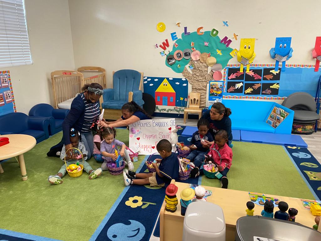 ChapmanSouth's tweet photo. Thank you to @BraddockBulldog for your continued generosity. Your baskets donated and made by your students put many smiles on our students faces.  @MDCPS @MDCPS_OECP @305CAHSD @MDCPSSouth @SuptDotres https://t.co/FUKhAsDInu