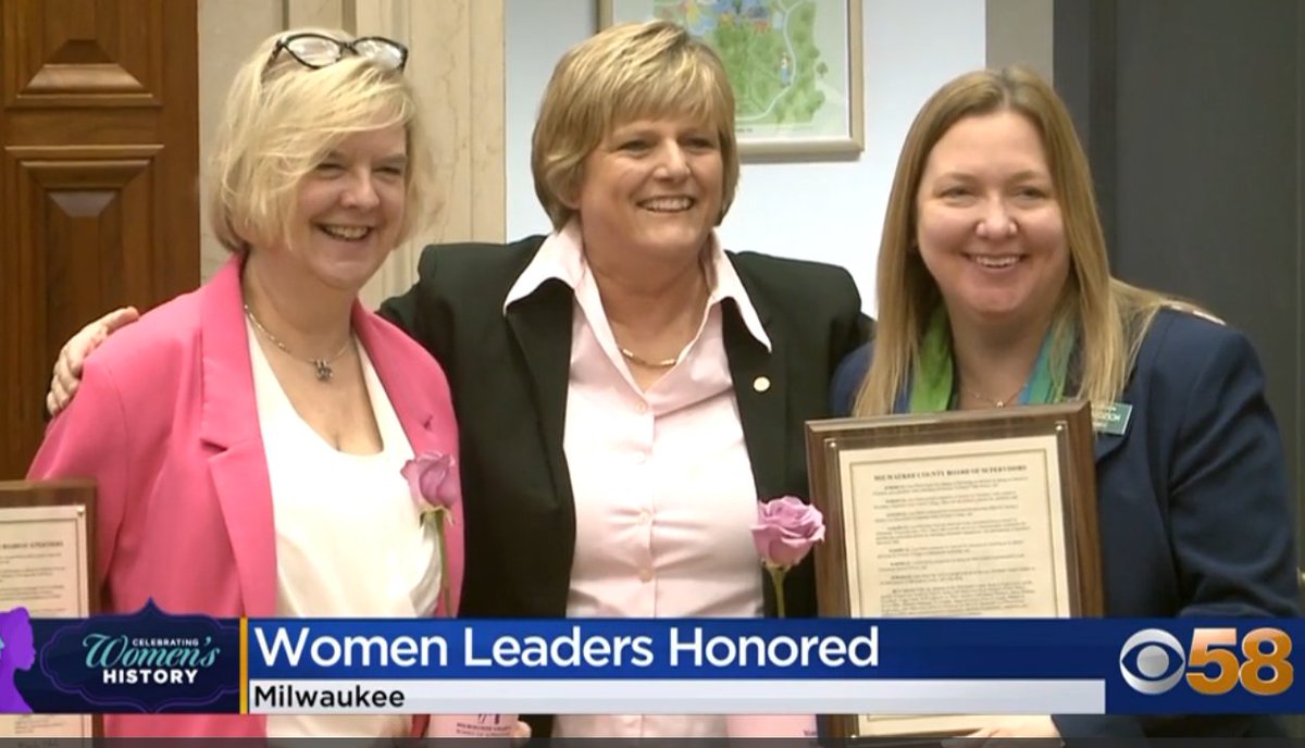 Greenfield_SD's tweet photo. SDG's very own Superintendent Lisa Elliott was in the news last week! She was honored by the Milwaukee County Board during Women's History Month along with a group of "powerhouse" women who "break the glass ceiling." #SDGPride
Read more about it here: https://t.co/qOhYbgruff https://t.co/uRPtcXDJRF