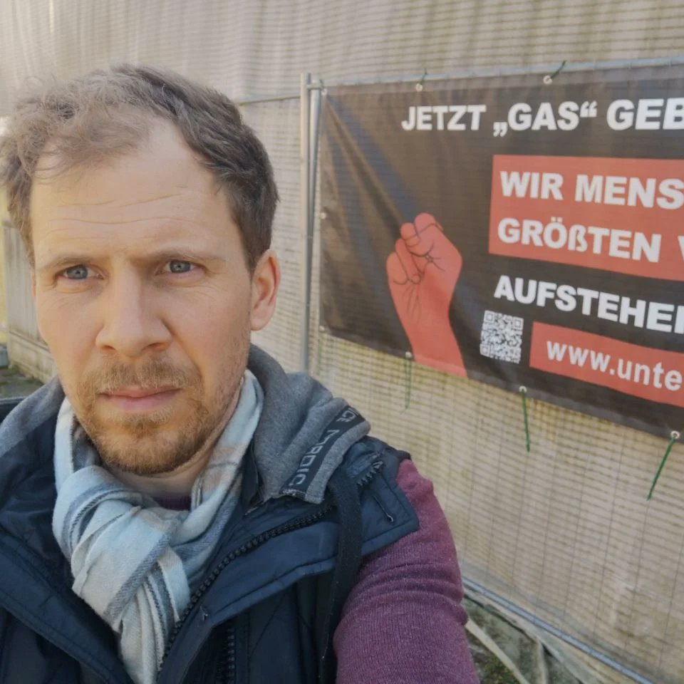ThoreStein's tweet photo. Während ich #Ostergrüße in #Plau verteile, finde ich so manche Anzeichen, dass sich in unserem Land der Wind dreht. #AFDwirkt #heimatbewahren #mvtutgut https://t.co/CJIH2AxnhM