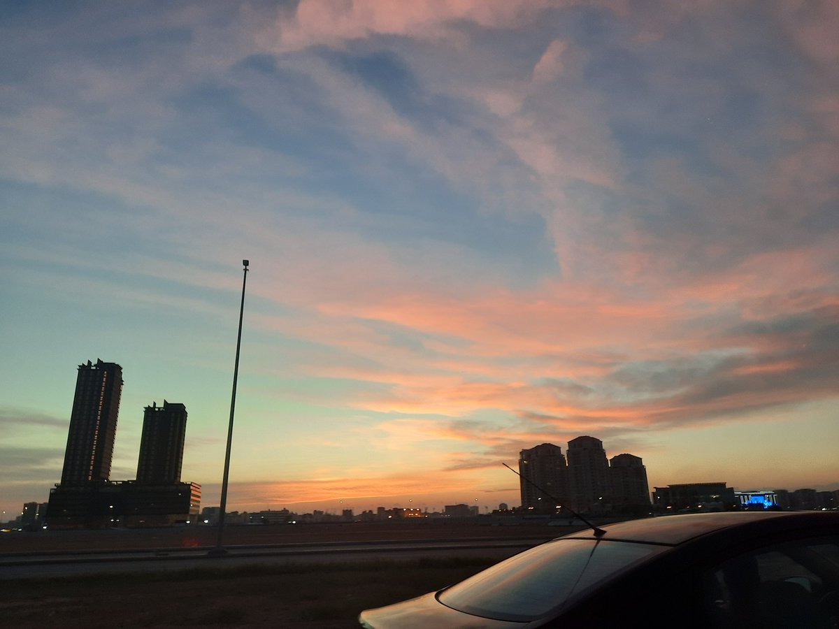midosatti's tweet photo. @1AGH_ #sunset#Jeddeh https://t.co/xDYYVFEiPO