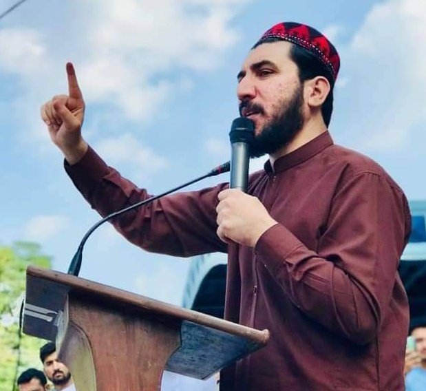 Kamrankhan1432's tweet photo. زه باوري یم چې راګرځې خو ناوخته به وي 

ته به مې هغه رقم غواړې مګر سخته به وي https://t.co/nbbMhiNSyQ