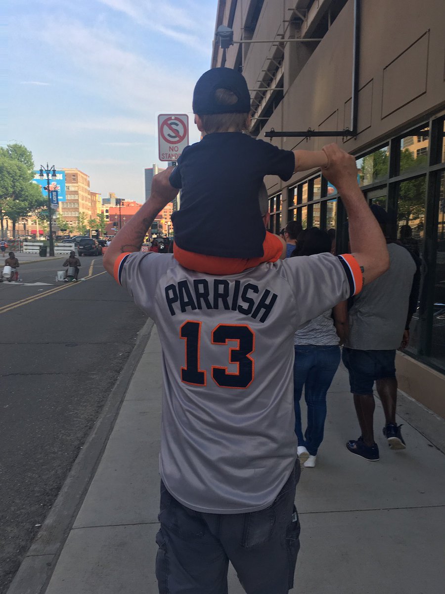 DonnPalms's tweet photo. Happy Baseball Season! ⚾️🧢
—
#baseball #donnpalms #michiganbusiness #entrylevel https://t.co/P4sSN7fCRl