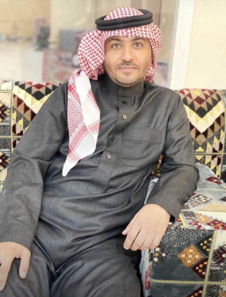 نبارك للأخ / فالح شتيوي رحيل العنزي ترقيتكم إلى رتبة رئيس رقباء ومنها للاعلى باذن الله نسأل الله لكم العون و أن تكون دافعا لكم لبذل المزيد من العطاء في خدمة الوطن.