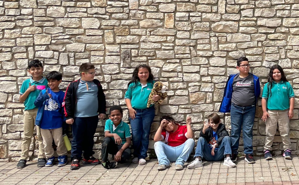 HSAWaco's tweet photo. 2nd Graders enjoyed a day at the Cameron Park Zoo. https://t.co/L2IFhfGSQa