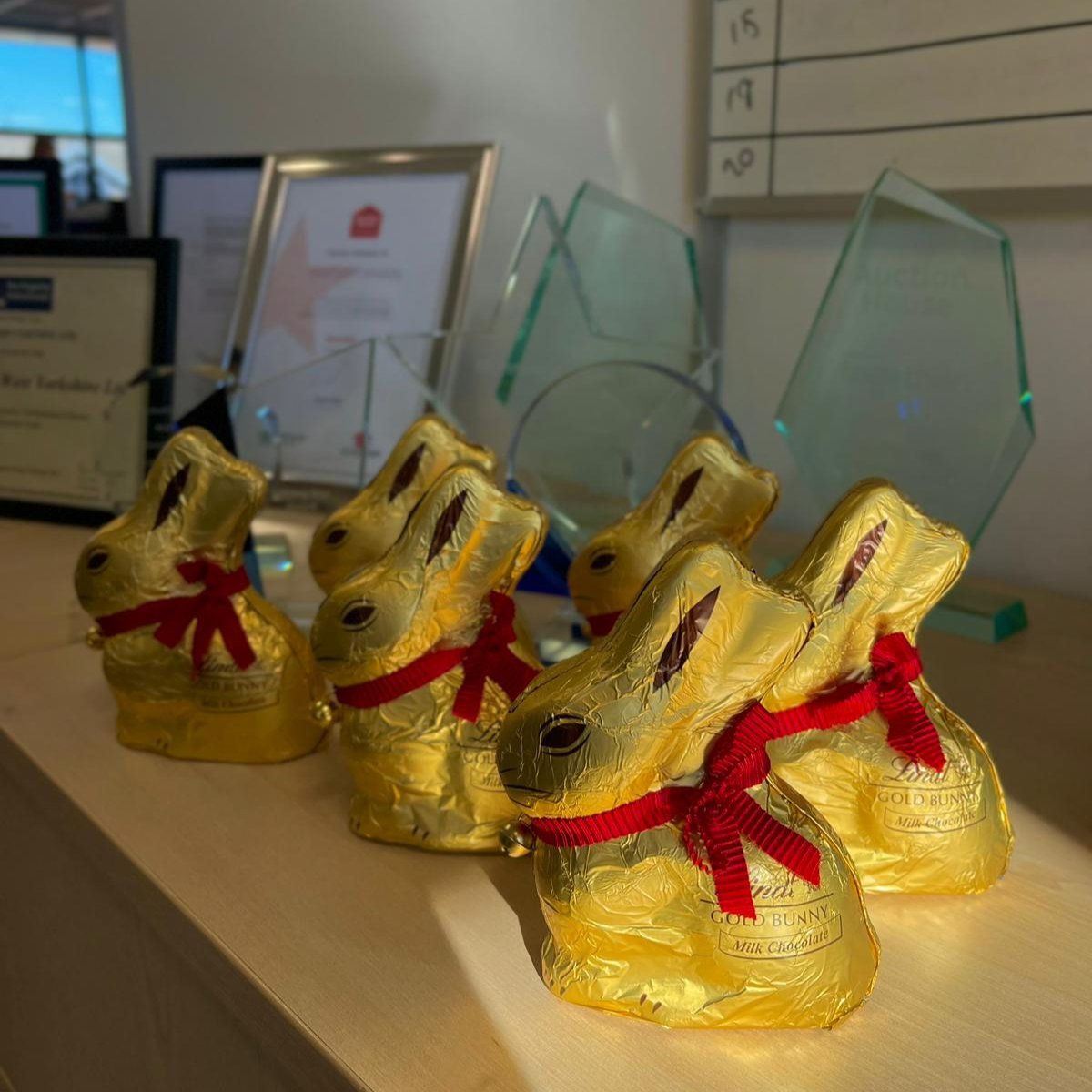 auctionhousewy's tweet photo. Everything we touch turns to g̶o̶l̶d SOLD! 🐰 
Happy Easter, we hope you have an eggs-traordinary time celebrating with your loved ones! 
Please note we will be closed from Friday 7th 2023 and will reopen for business as usual on Tuesday 11th April 2023. 

#easterweekend https://t.co/wNNIF2LBki
