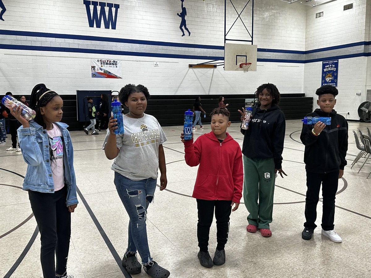 ShacarraTaylor's tweet photo. Winner! Winner! Some of our CES students participated in activities during our orientation tour and won prizes. So proud! Next time we’re coming for that SPIRIT STICK, @BmesTigers !!!!! https://t.co/EtOPlEMgfw