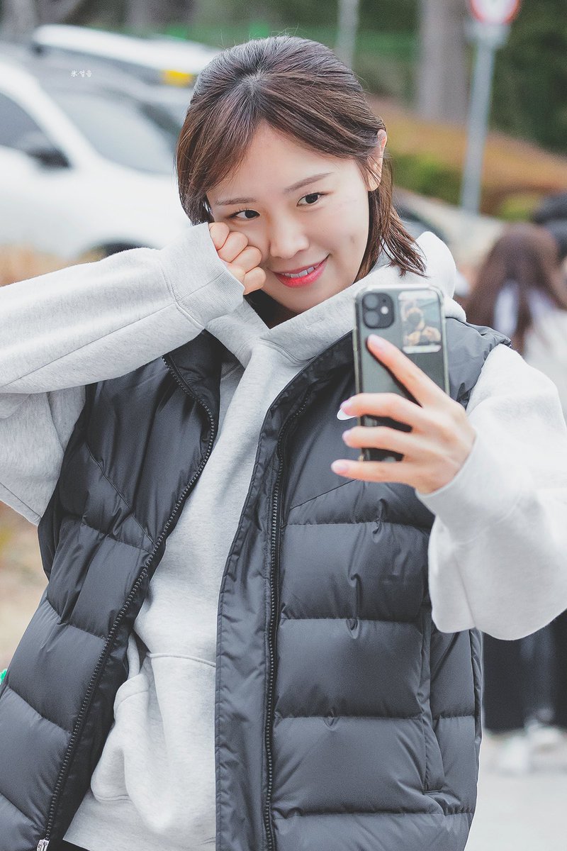 氷•얼음 tweet media