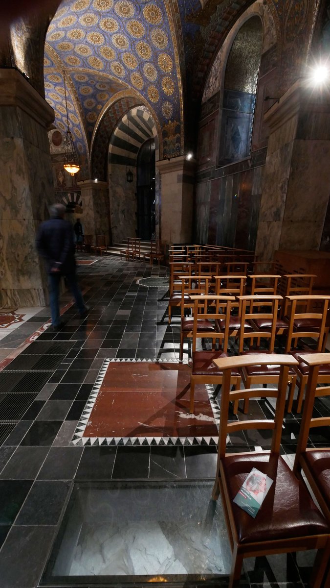 freewalkingac's tweet photo. Eine neue kleine Sensation im Aachener Dom: Seit ein paar Tagen kann man Rest einer Römischen Therme sehen, die unter dem Dom verborgen ist https://t.co/q7GXpfoJcR