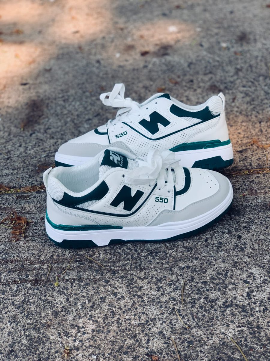 Oneclickstore's tweet photo. *RESTOCKED*

*NB 550 IMPORTED GREEN*

- Green Colour
- High Quality 🔥
- Sizes :- 6-7-8-9-10

*1499/- Freeship to Kerala*

2 days delivery to Kerala
All India Delivery Available https://t.co/NcEYI7OHrs