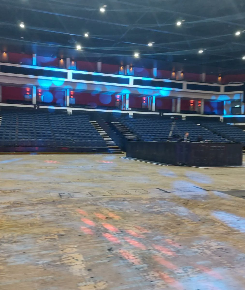 mickymodelle's tweet photo. Just Arrived in Cardiff ready for tonites Clubland Show in the International Arena
#MickyModelle #clublandlive #clublandanthems #clublandevents #jessy #dancinginthedark #danceanthem #djlife #tourlifestyle๐๐๐ฉ๐ฉ๐ฉ https://t.co/Opfppyzb6R