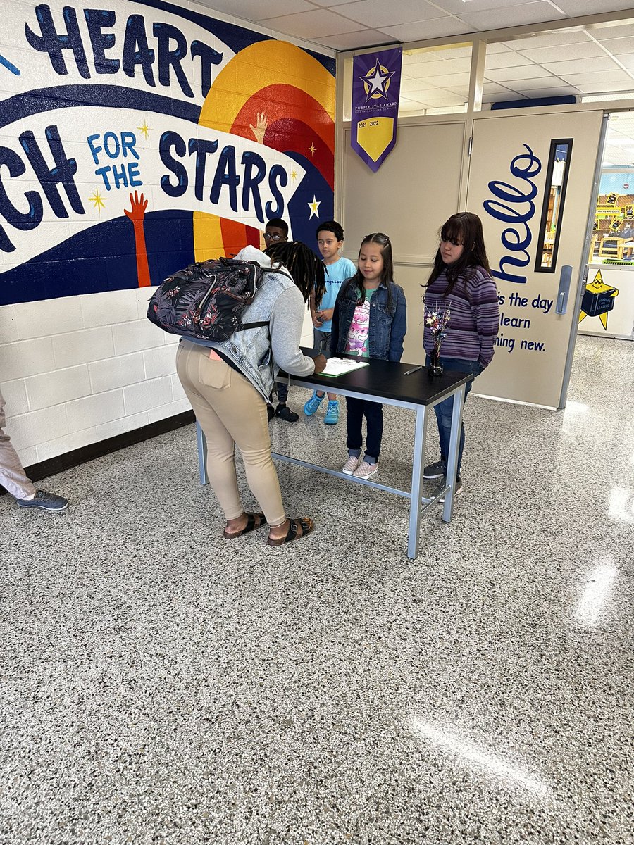 ShacarraTaylor's tweet photo. Student Leaders: Today, some of our 4th grade All-Stars assisted our Instructional Coach’s with their meeting. We are so proud of our future leaders. https://t.co/P63WPS93yl