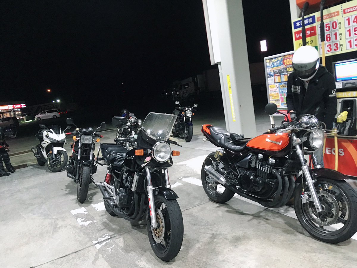 GSX400_gk79a's tweet photo. とても時の流れを感じる。
#ゼファーχ
#GPz400
#セピアZZ
#GS131
#GS151
#JZS171
#怒涛のクラウン祭り https://t.co/5SEFAdDaFn