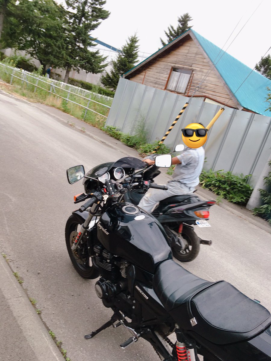 GSX400_gk79a's tweet photo. とても時の流れを感じる。
#ゼファーχ
#GPz400
#セピアZZ
#GS131
#GS151
#JZS171
#怒涛のクラウン祭り https://t.co/5SEFAdDaFn