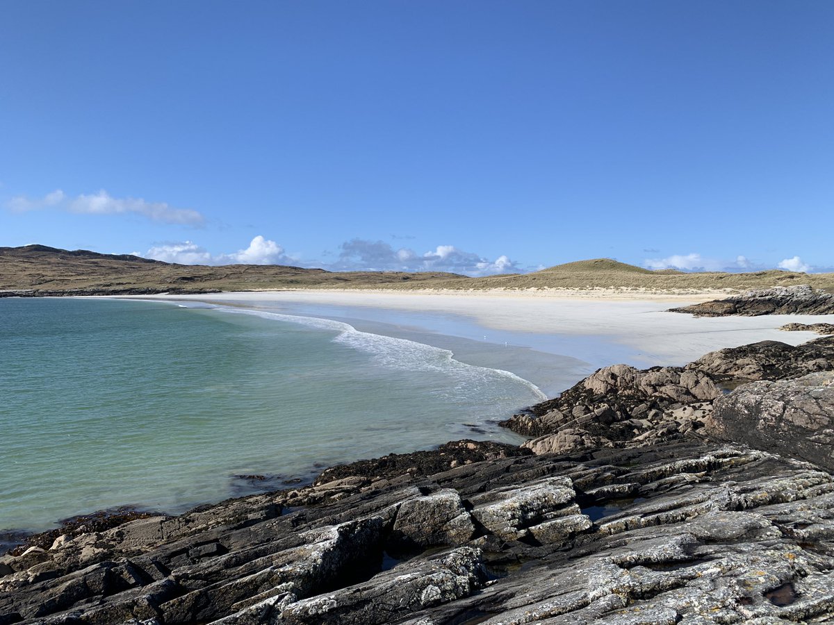 mtnsofscotland's tweet photo. Off the hills and down to one of the most beautiful beaches I have seen. #Taransay https://t.co/qQfsId4x6E