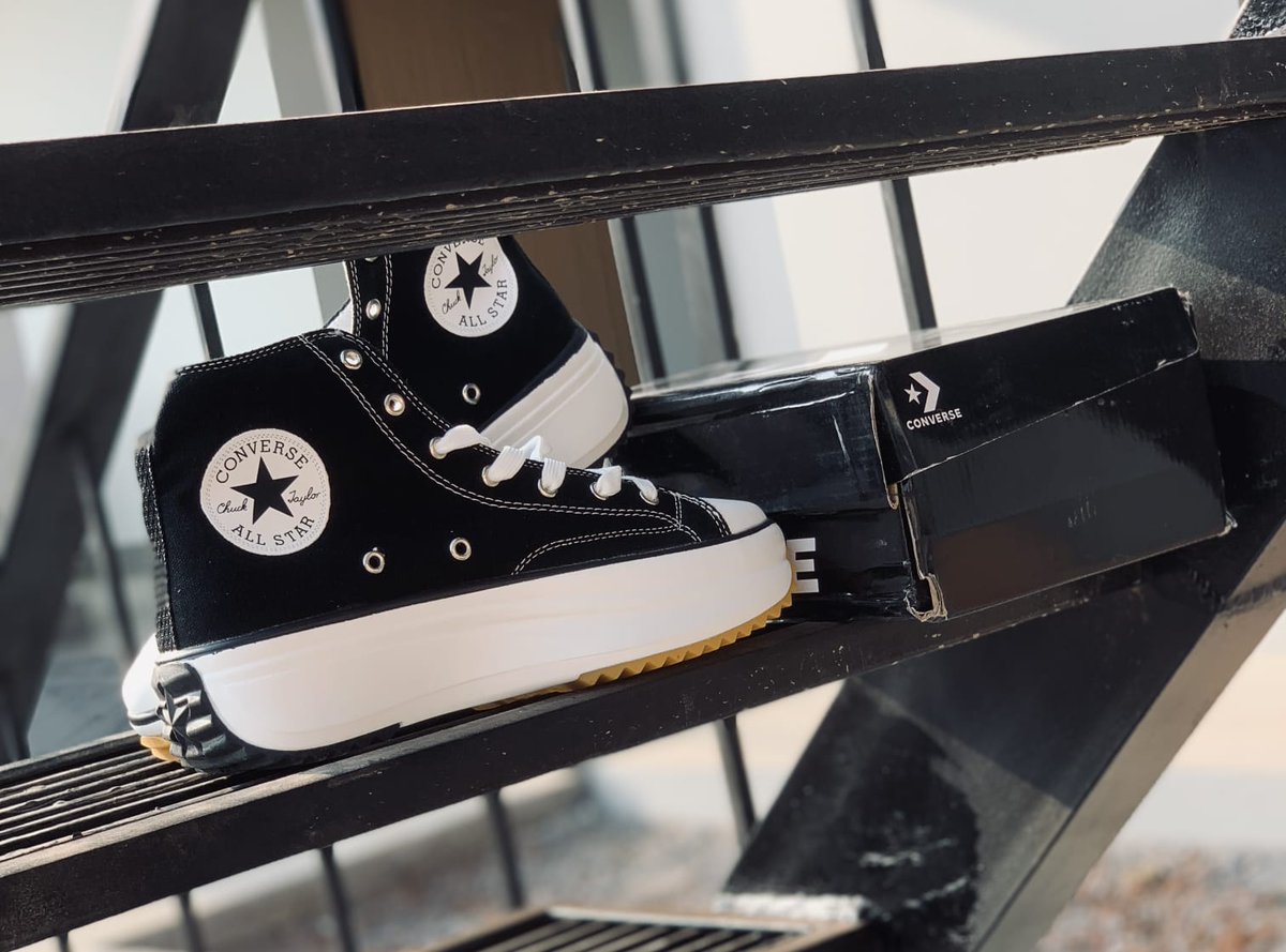 Oneclickstore's tweet photo. *CONVERSE HIKE*

- First Quality
- Premium Quality ❤‍🔥
- With Brand Orginal Box📦
- Size :- 6-7-8-9-10

*1650/- Freeship to Kerala*

2 days delivery to Kerala https://t.co/6ilB5vY7Ja