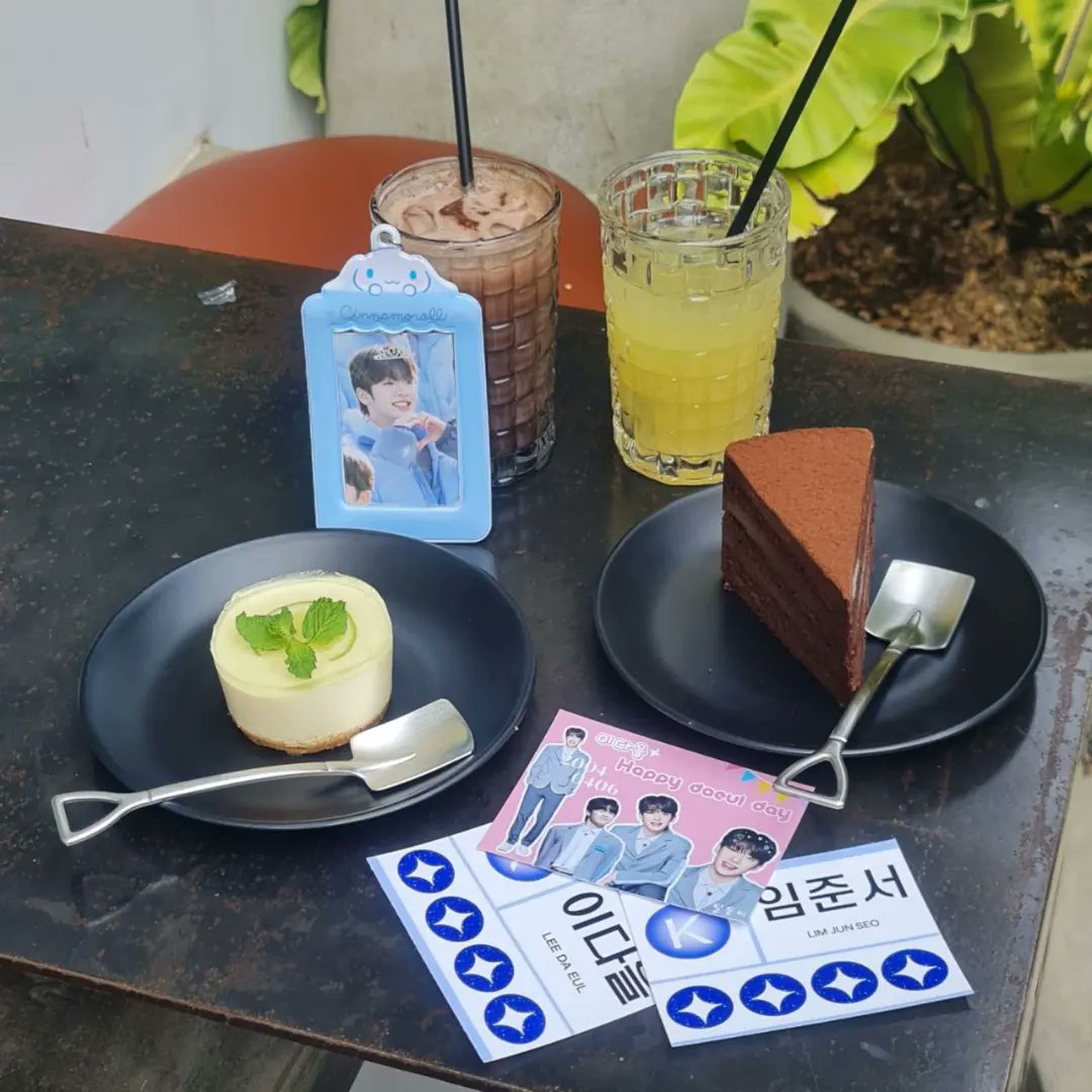 onlyforlove__'s tweet photo. 다을아 생일 추카해 -` ☽ ´- 🐶🎂
(Happy birthday to my number one, from your number one fan♡)

#달둥이들의_천사_다을아_생일축하해
#HAPPY_PEACHYDAEUL
#달을_비추는_찬란한_빛_이다을
#다을아_생일축하해
#MY_Angle_prettyPEACH_DaEul
#Happy_daeul_specialday https://t.co/8kPKYyU8R1