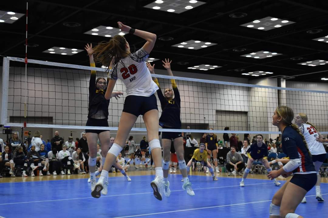 Super excited for Windy City this weekend in Chicago! A few highlights from MEQ: hudl.com/video/3/190298…
See you tmr on Court 51 at 8am and 10am. Let's GOOO AVC 17 Red!!!