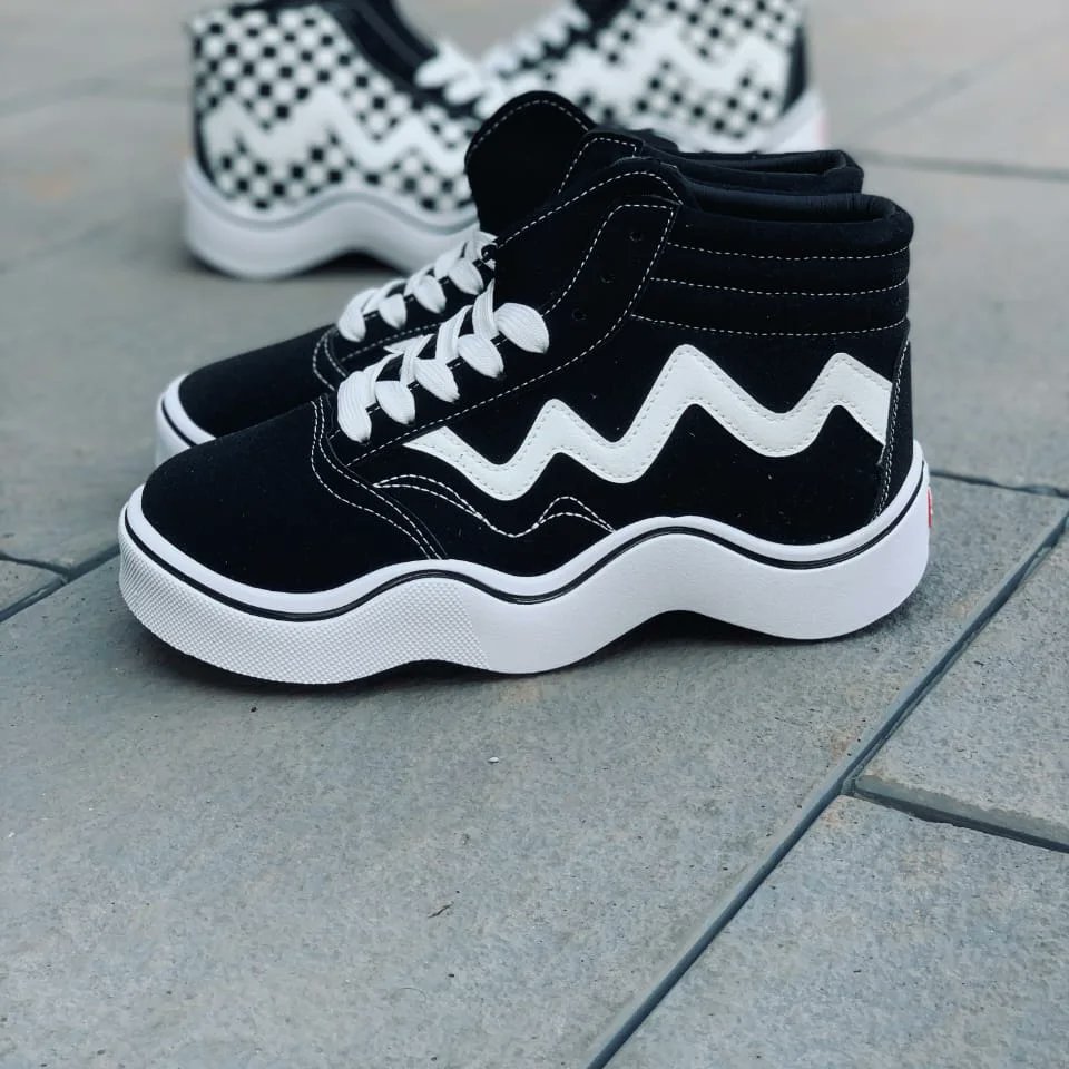 Oneclickstore's tweet photo. *VANS WAVE BABY IMPORTED*

- Demanded article
- High Ankle
- 7A Quality
- Size:- 6-7-8-9-10

*1350/- Freeship to Kerala*

2 days delivery to Kerala https://t.co/2PXSZsb7Lj