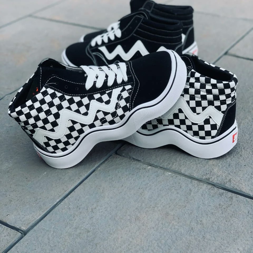Oneclickstore's tweet photo. *VANS WAVE BABY IMPORTED*

- Demanded article
- High Ankle
- 7A Quality
- Size:- 6-7-8-9-10

*1350/- Freeship to Kerala*

2 days delivery to Kerala https://t.co/2PXSZsb7Lj