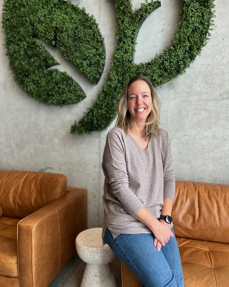 Arrivée chez GDI en 2016, nous pouvons dire qu’elle est in-dis-pen-sable.

Entre son rôle de maman, de gestionnaire et de bras droit du président, Marie-Eve est une MVP en matière d’optimisation du temps.